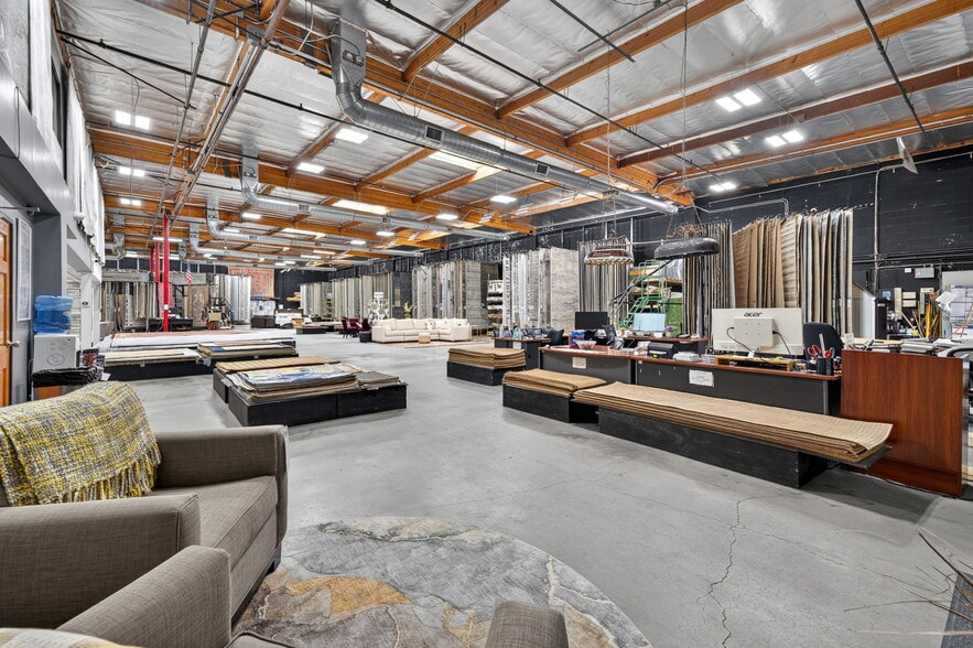 More Photos Of 16531 Saticoy St, Van Nuys Warehouse For Sale