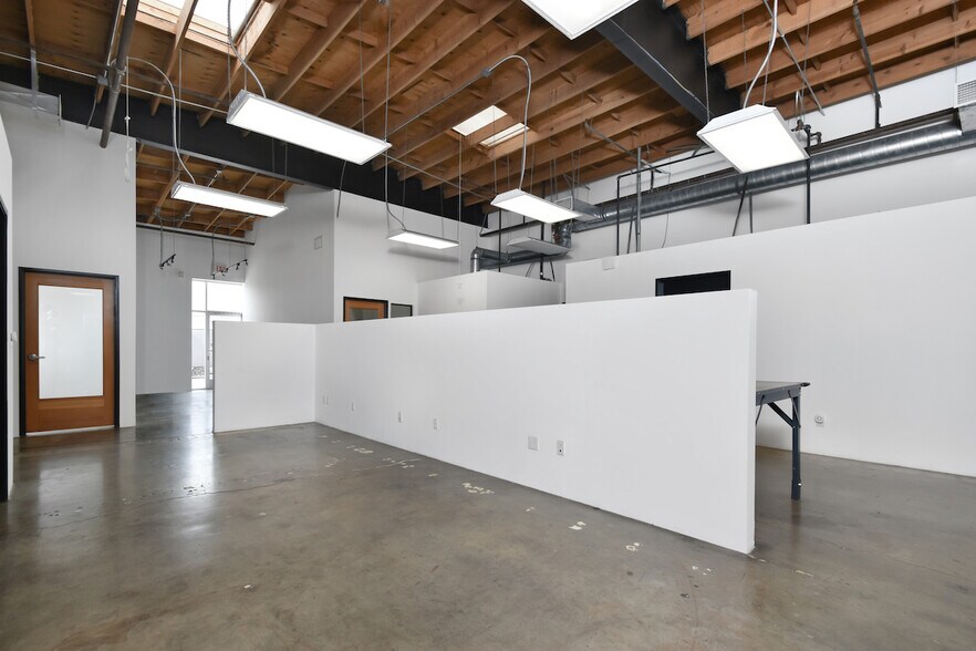 More Photos Of 1738-1740 Cordova St, Los Angeles Showroom For Lease
