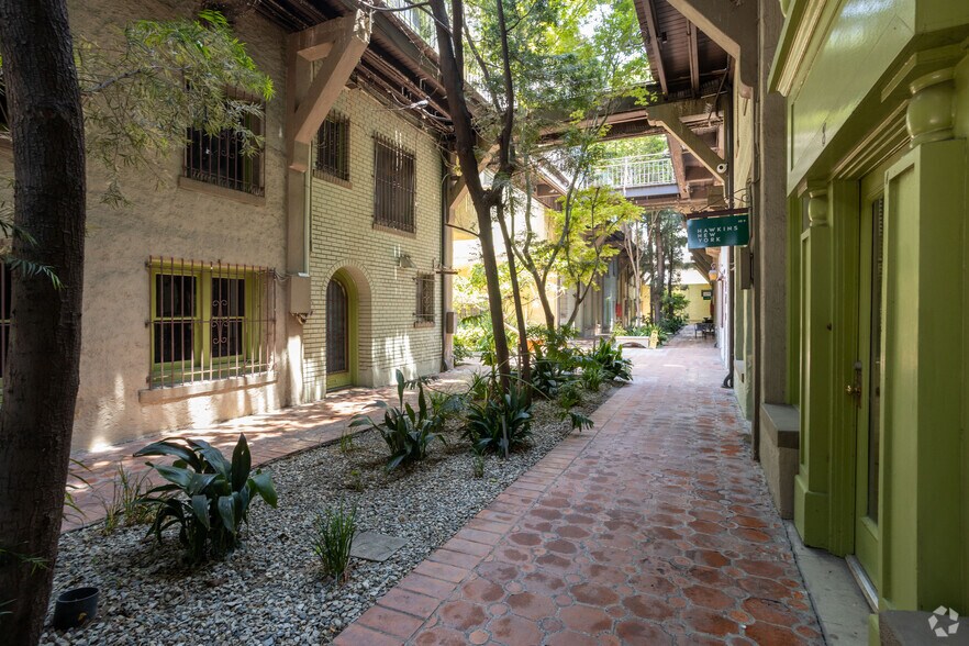 More Photos Of 672 S La Fayette Park Pl, Los Angeles Loft Creative Space For Lease