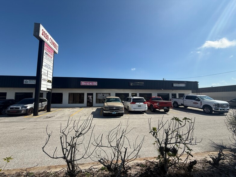 More Photos Of 2020 S Combee Rd, Lakeland Warehouse For Lease