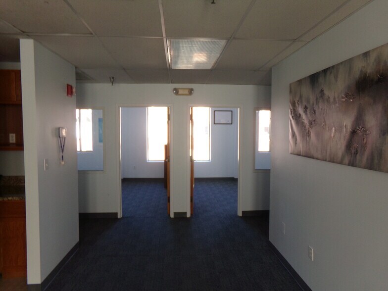 More Photos Of 22648 Glenn Dr, Sterling Office For Sale