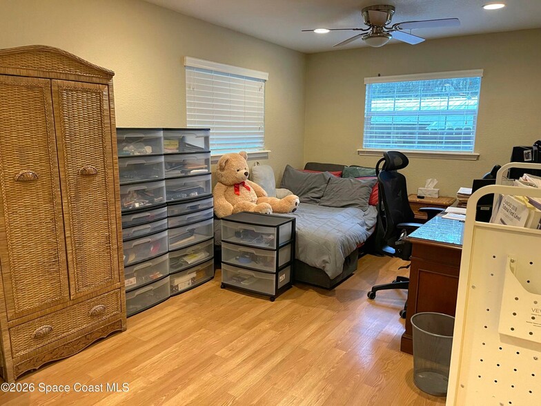 More Photos Of 2625 Garden St, Titusville Office For Sale