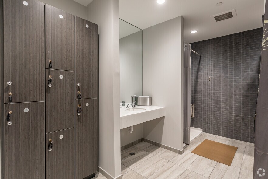 More Photos Of 1350 E Touhy Ave, Des Plaines Office For Lease