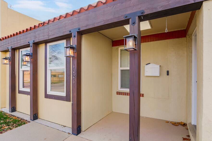 More Photos Of 1022 19th St, Kansas City Office Residential For Sale