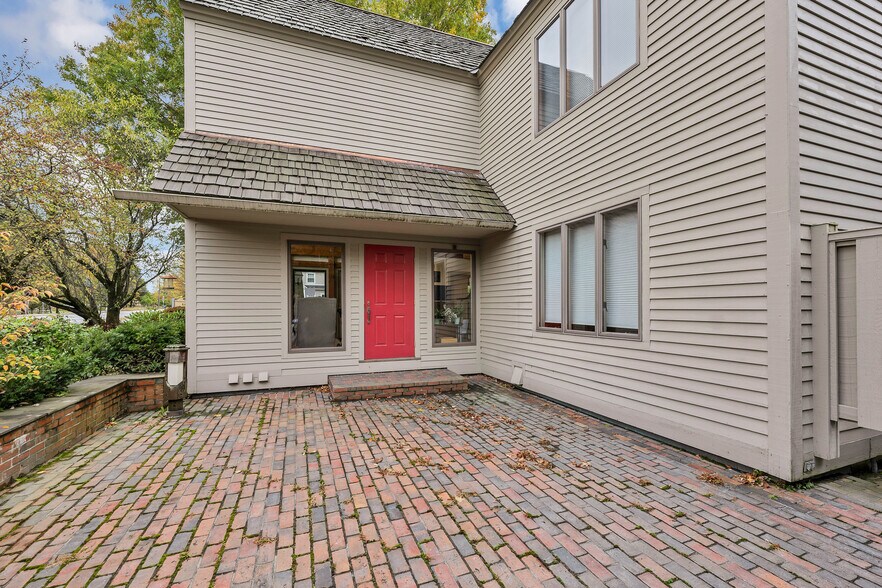 More Photos Of 68 Lyme Rd, Hanover Office Residential For Sale