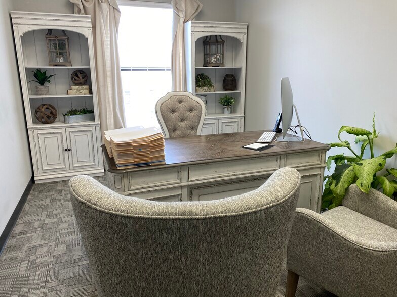 More Photos Of 115 Laurel Park Cv, Flowood Office For Lease