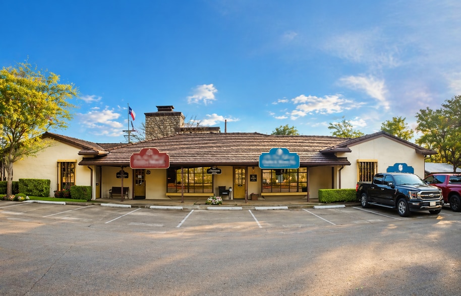 Primary Photo Of 201 E Bridge St, Granbury Office For Lease