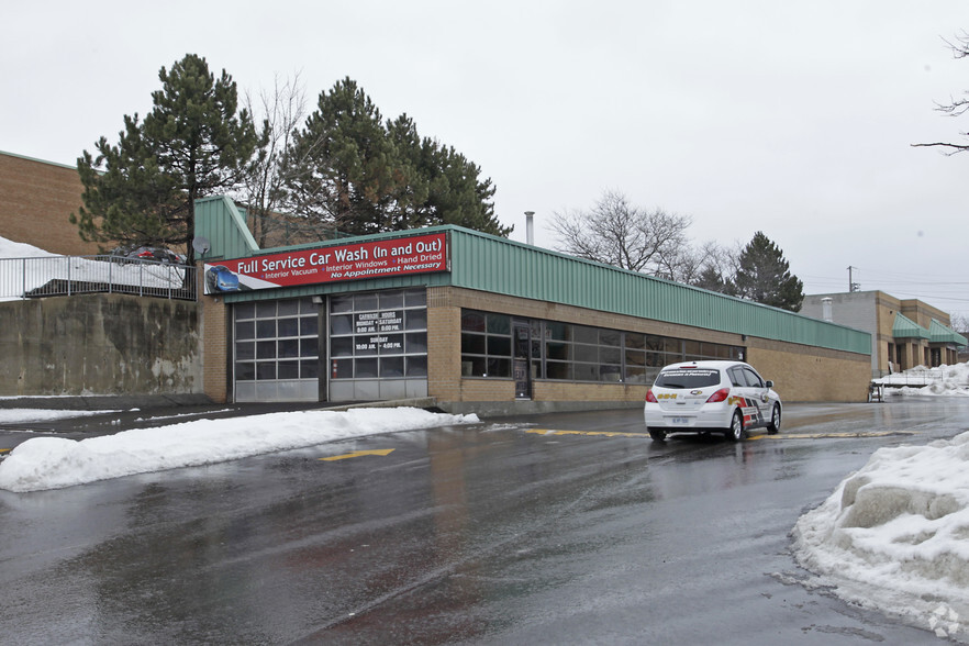 Primary Photo Of 17075 Leslie St, Newmarket Carwash For Lease