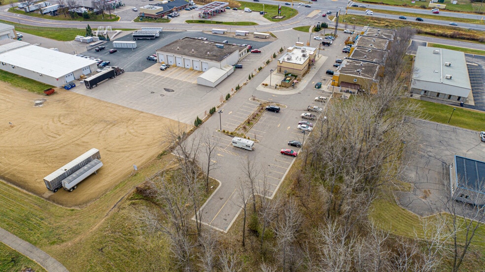 More Photos Of 101 W Lind St, Mankato Fast Food For Sale