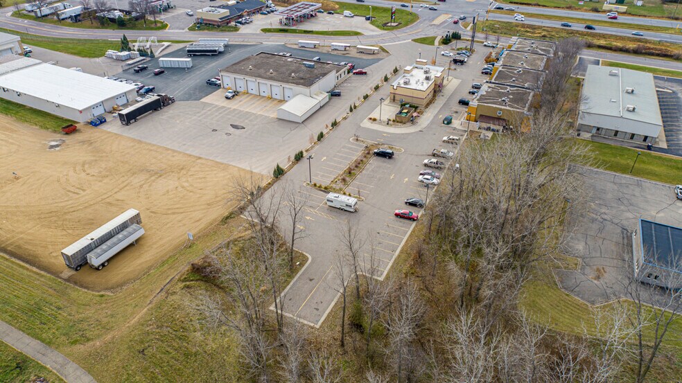 More Photos Of 101 W Lind St, Mankato Fast Food For Sale