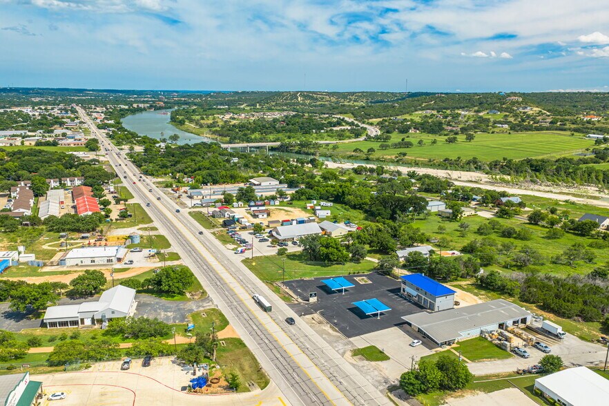 More Photos Of 1903 Junction Hwy, Kerrville Auto Repair For Sale