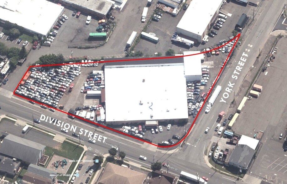More Photos Of 435 Division St, Elizabeth Warehouse For Lease