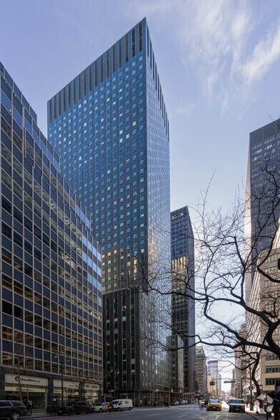 More Photos Of 633 Third Ave, New York Loft Creative Space For Sale