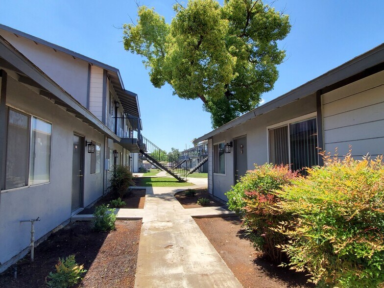 709 E Houston Ave, Visalia, CA 93292 Apartments For Sale
