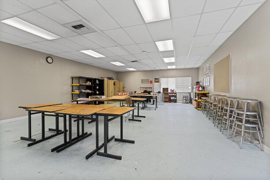 More Photos Of 3700 W Avenue L, Lancaster Schools For Lease