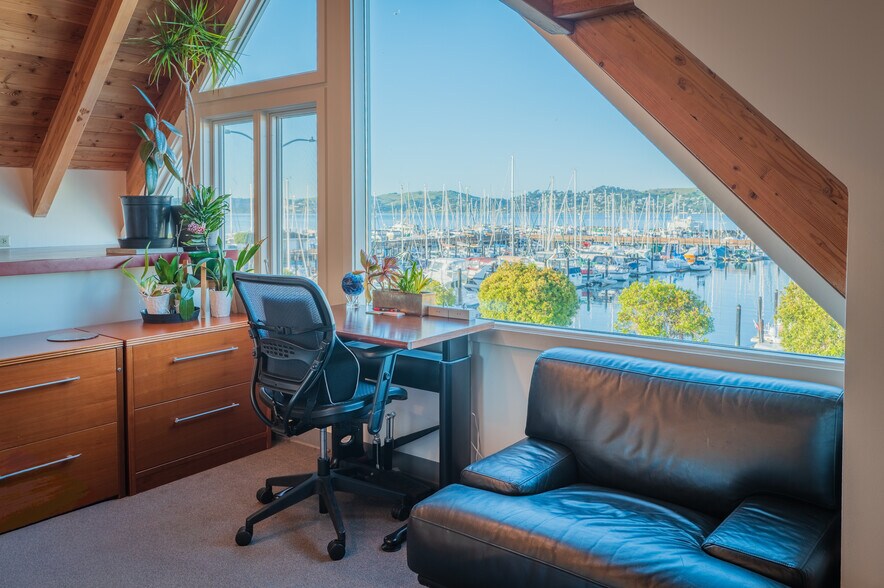 More Photos Of 900 Bridgeway, Sausalito Medical For Sale