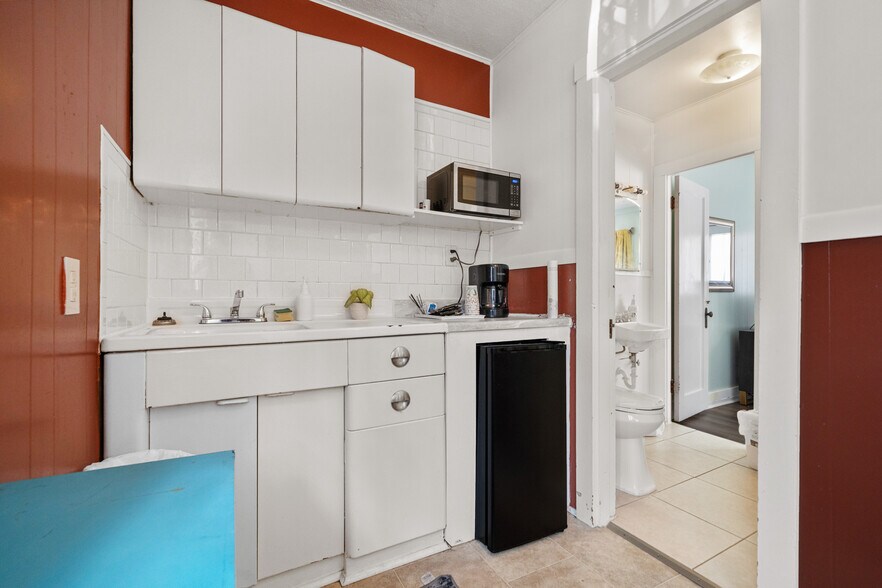 More Photos Of 741 Park Ave, Hot Springs Hotel For Sale