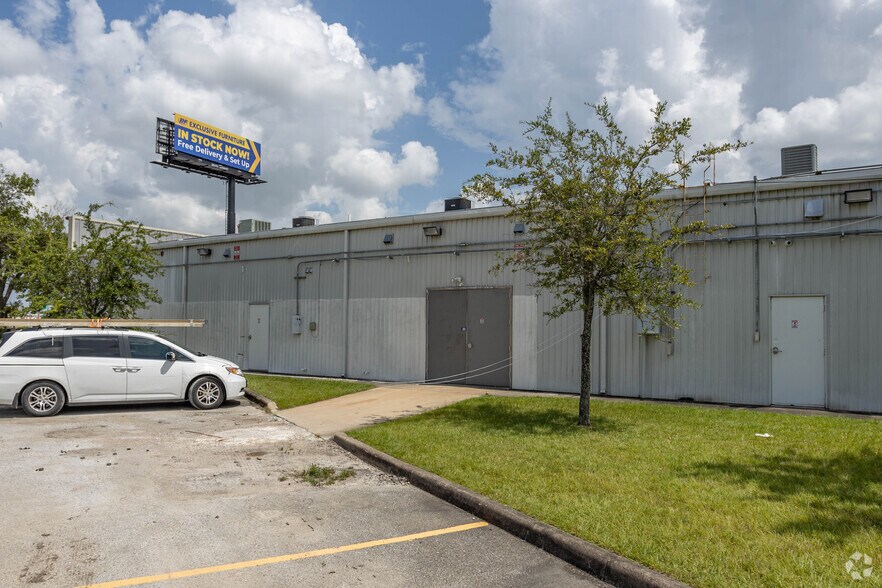 More Photos Of 10222 Gulf Fwy, Houston Unknown For Lease