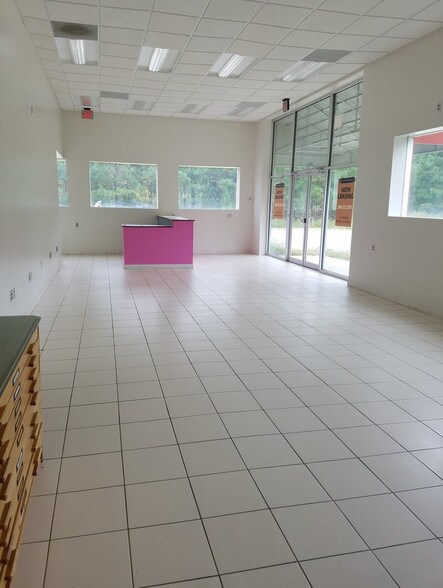 More Photos Of 16517 Bull Church Rd, Woodford Warehouse For Lease
