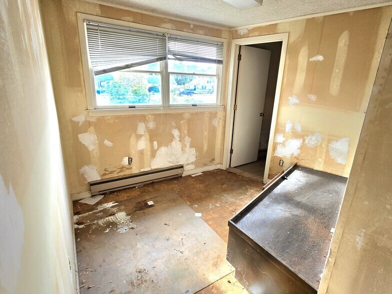 More Photos Of 420 Long Hill Rd, Groton Medical For Sale