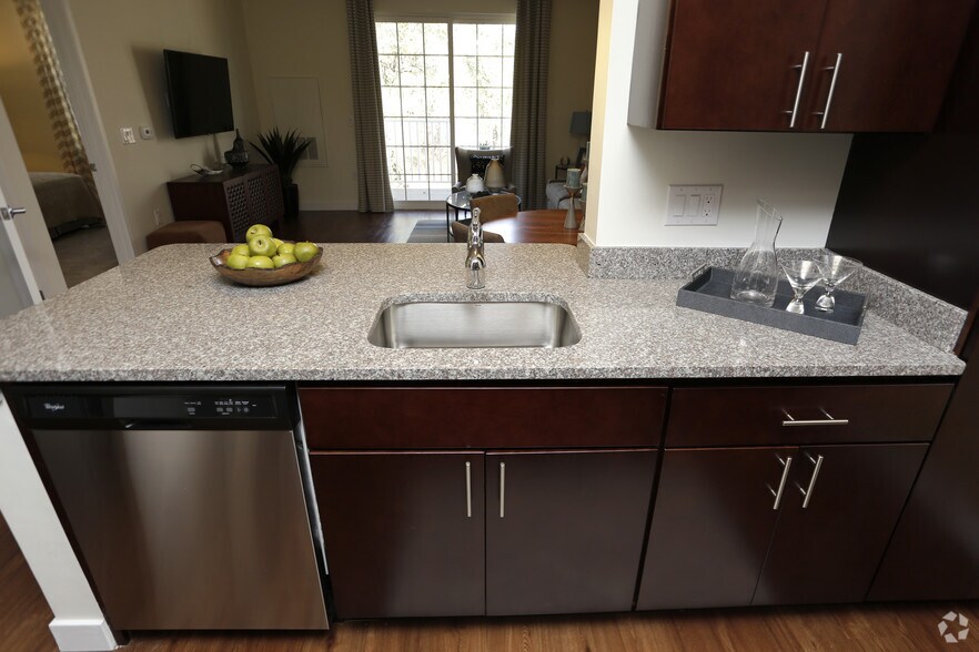 More Photos Of 4 Berry St, North Andover Apartments For Lease