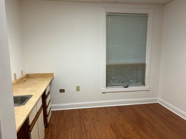 More Photos Of 3 Gamecock Ave, Charleston Office Residential For Lease