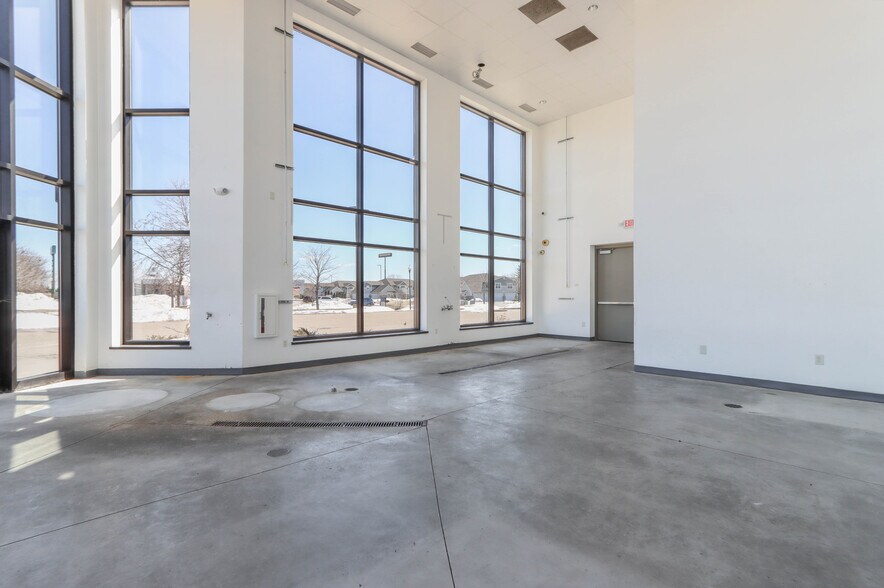 More Photos Of 1740 Park Ave, Plover Storefront Retail Office For Sale