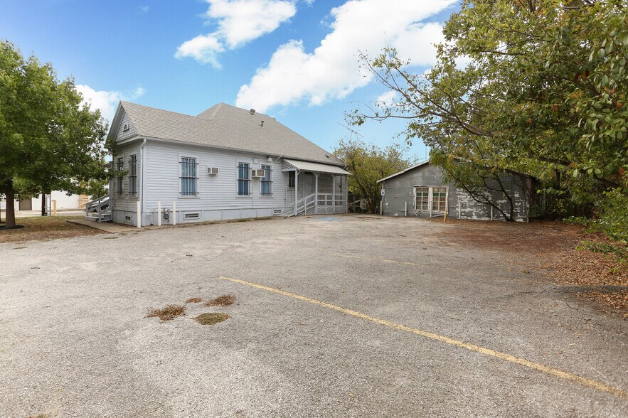 More Photos Of 224 Casa Blanca, San Antonio Office For Lease