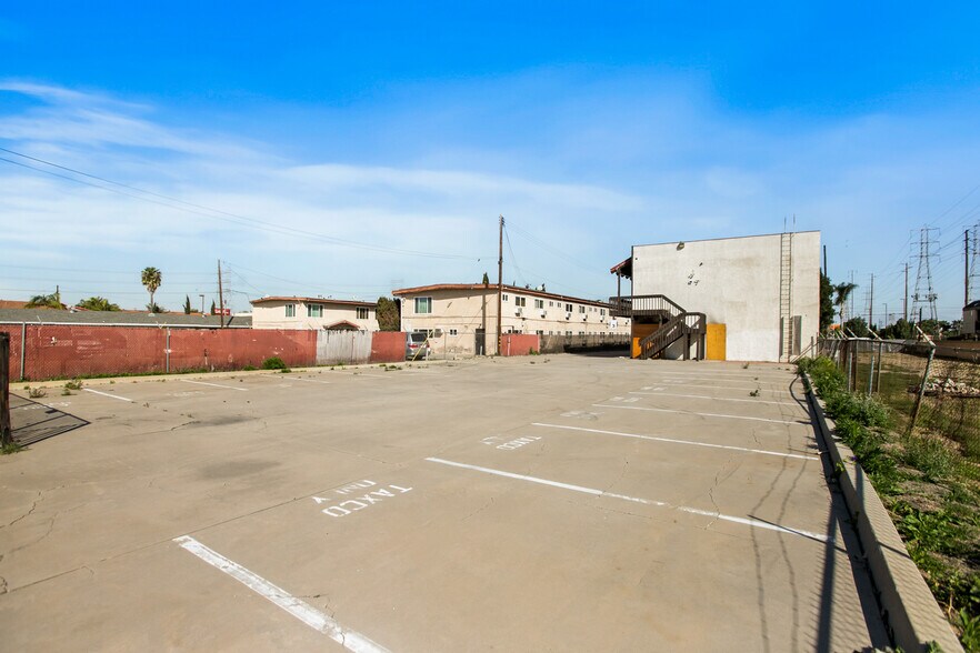 More Photos Of 8820 Artesia Blvd, Bellflower Office For Sale