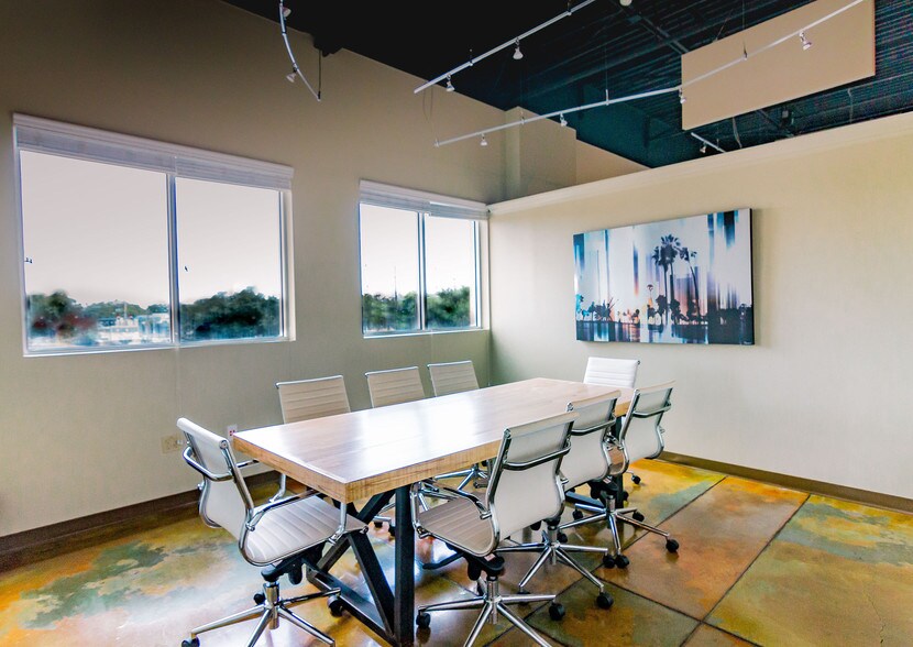 More Photos Of 701 S Howard Ave, Tampa Storefront Retail Office For Lease