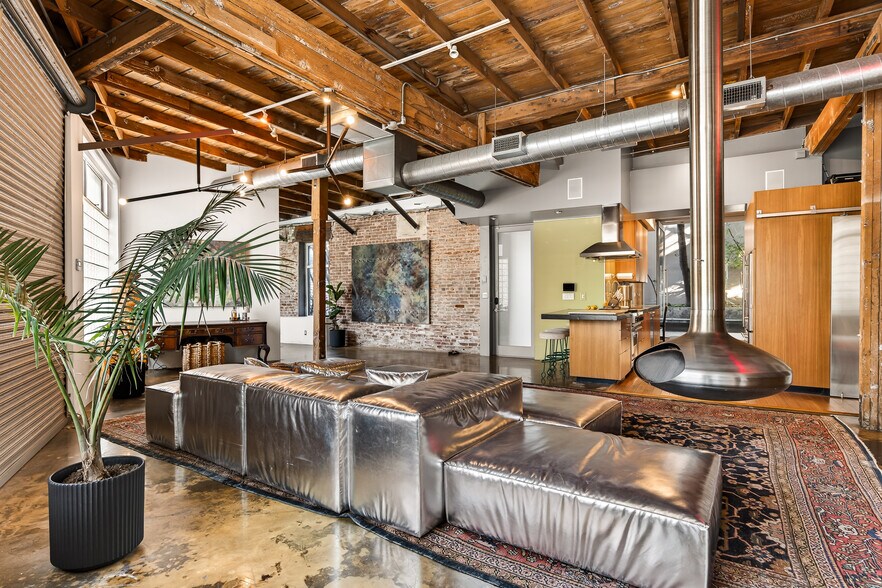 More Photos Of 120 Mildred Ave, Venice Loft Creative Space For Sale
