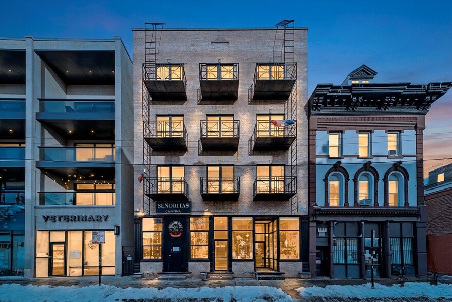 More Photos Of 1102 W 18th St., Chicago Apartments For Lease