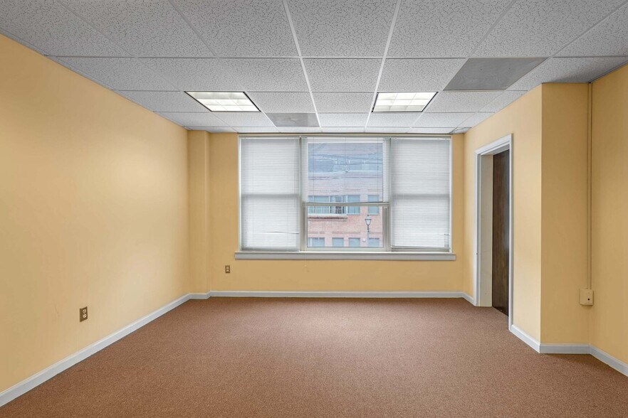 More Photos Of 1420 Prince St, Alexandria Office For Sale
