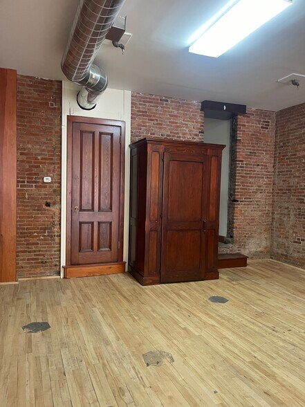 More Photos Of 15 Genesee St, Auburn Restaurant For Lease