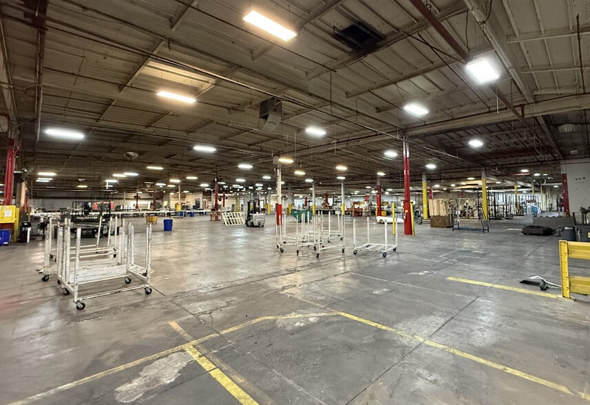 More Photos Of 4932 W Colter St, Glendale Warehouse For Sale