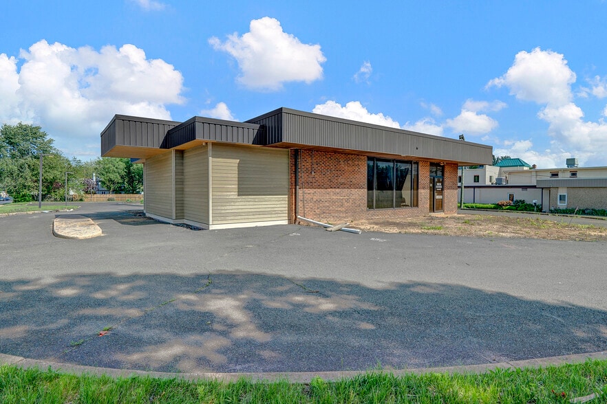 More Photos Of 40 Scotch Rd, Ewing Township Bank For Sale