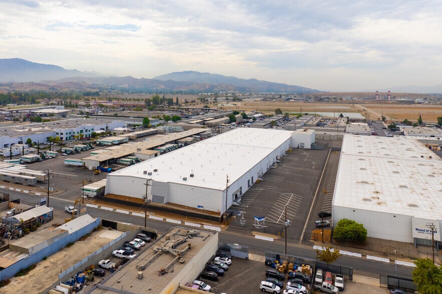 More Photos Of 12224 Montague St, Pacoima Distribution For Lease