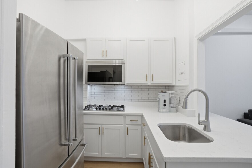 More Photos Of 313 C St SE, Washington Multifamily For Sale