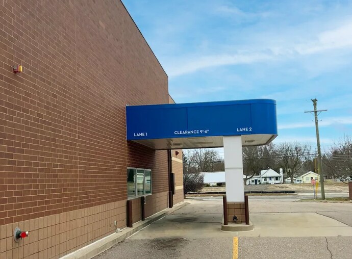 Primary Photo Of 1186 Baldwin Ave, Pontiac Drugstore For Lease