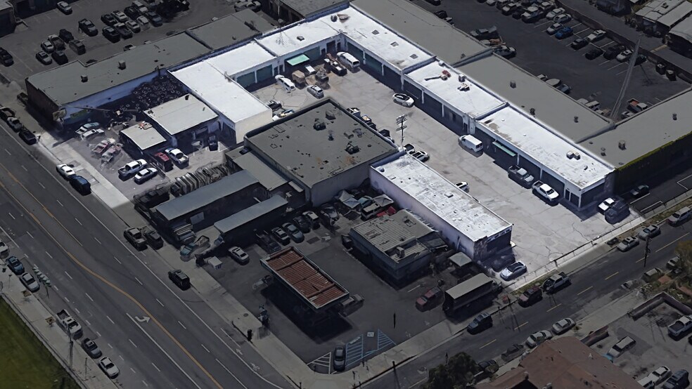 More Photos Of 11019-11023 Glenoaks Blvd, Pacoima Warehouse For Lease