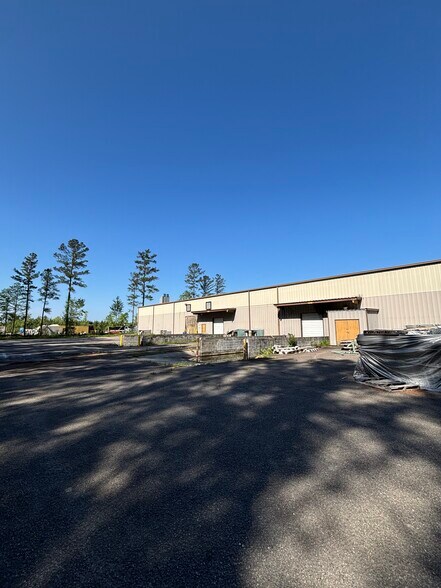 More Photos Of 605 Bob Gifford Blvd, Early Branch Manufacturing For Sale