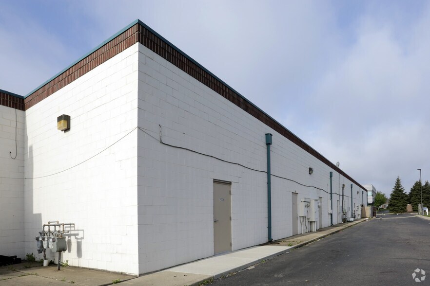 More Photos Of 10228-10236 E US Highway 36, Avon Unknown For Lease