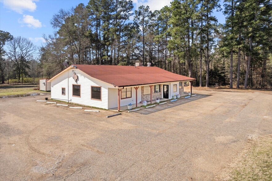 More Photos Of 800 E Main St, Omaha Restaurant For Sale