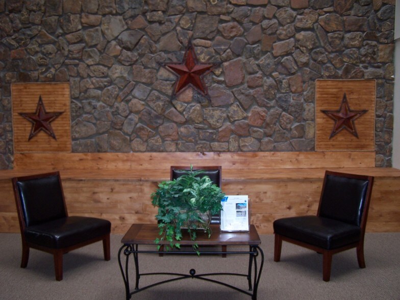 More Photos Of 815 Trailwood Dr, Hurst Office For Lease