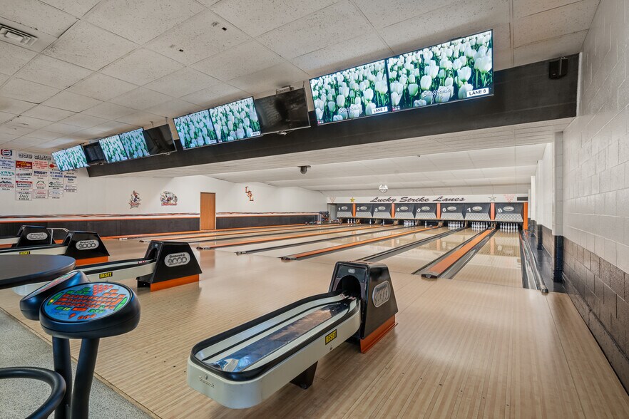 More Photos Of 412 Main St SW, Ronan Sports And Entertainment For Sale