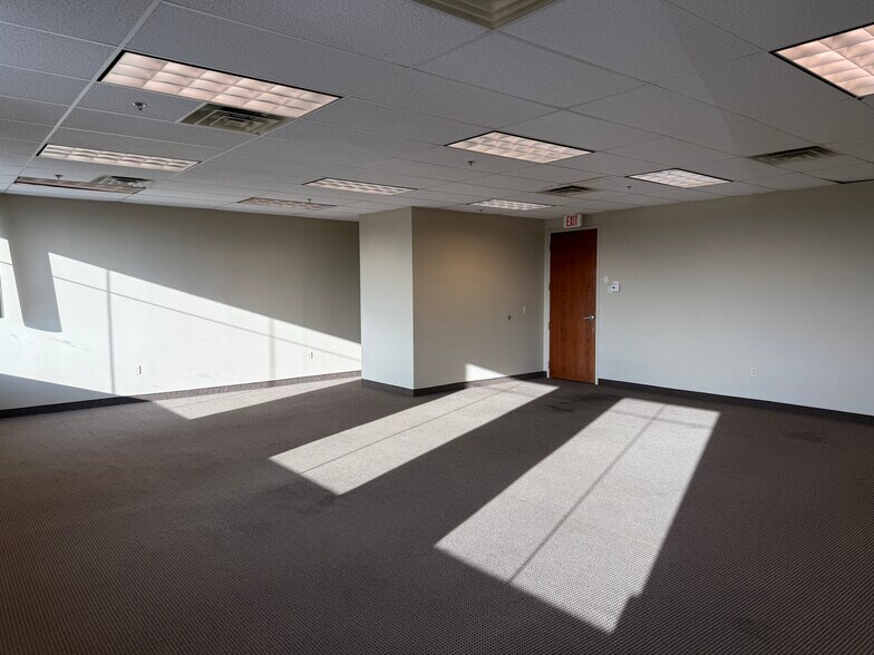 More Photos Of 4546 S Atherton Dr, Taylorsville Restaurant For Lease