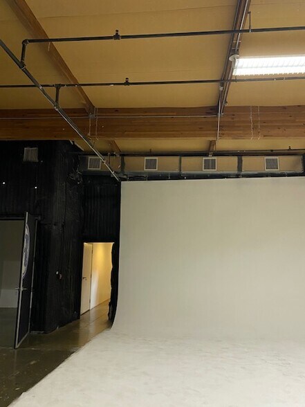 More Photos Of 4200 Sepulveda Blvd, Culver City Office For Lease