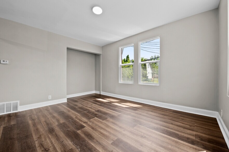 More Photos Of 7430 Alaska St, Detroit Apartments For Sale