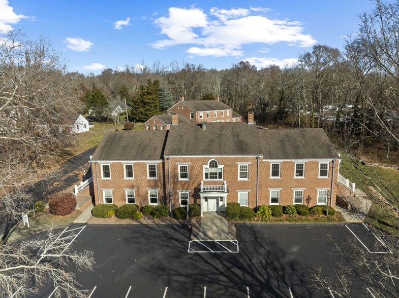 Primary Photo Of 157 Goose Ln, Guilford Medical For Lease