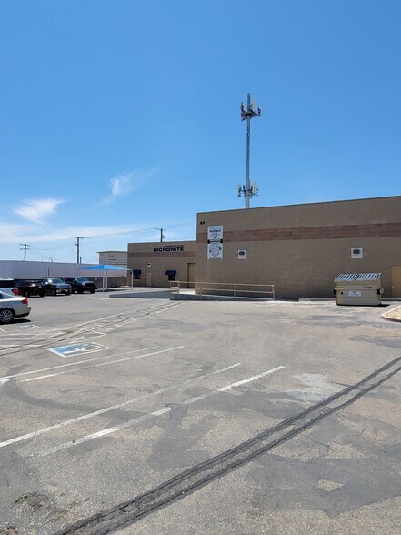 More Photos Of 801 Pendale Rd, El Paso Distribution For Sale